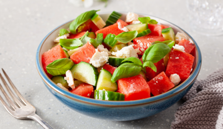 Salade van watermeloen met feta en pijnboompitten