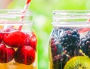 Donnez du goût à votre eau avec des fruits